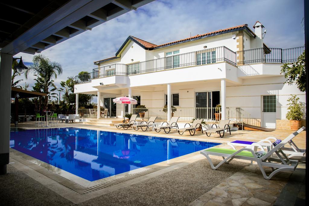 Papas Family Villa Паралімні Номер фото