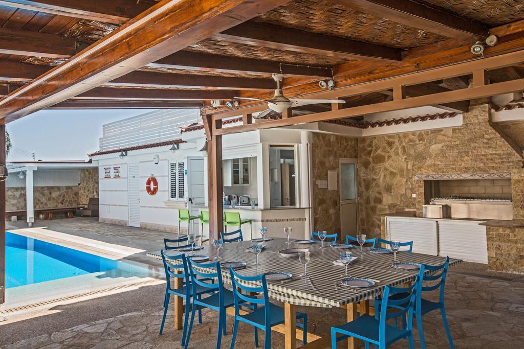 Papas Family Villa Паралімні Екстер'єр фото
