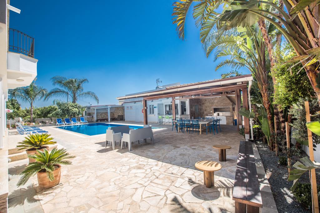 Papas Family Villa Паралімні Екстер'єр фото
