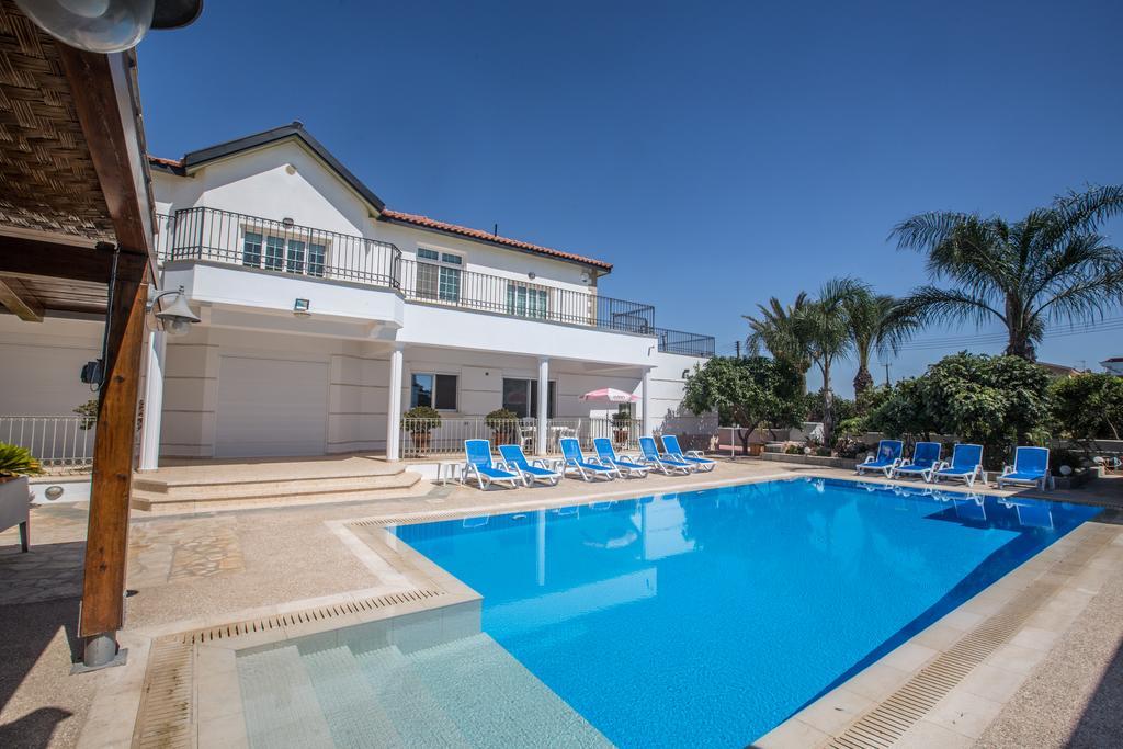 Papas Family Villa Паралімні Екстер'єр фото