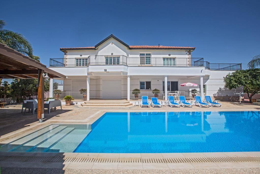 Papas Family Villa Паралімні Екстер'єр фото