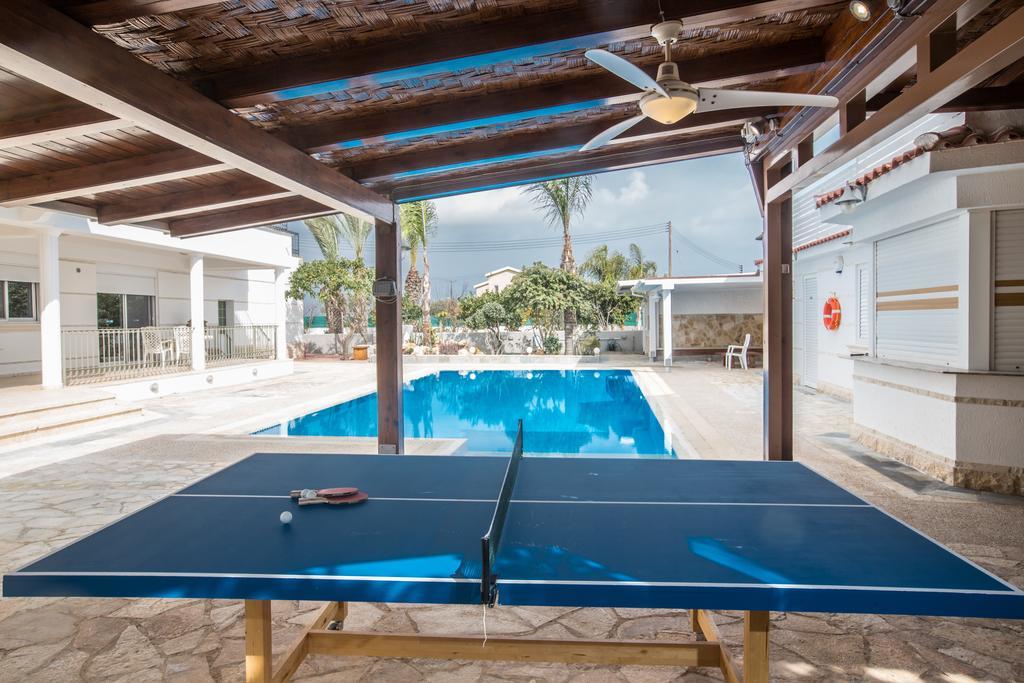 Papas Family Villa Паралімні Екстер'єр фото