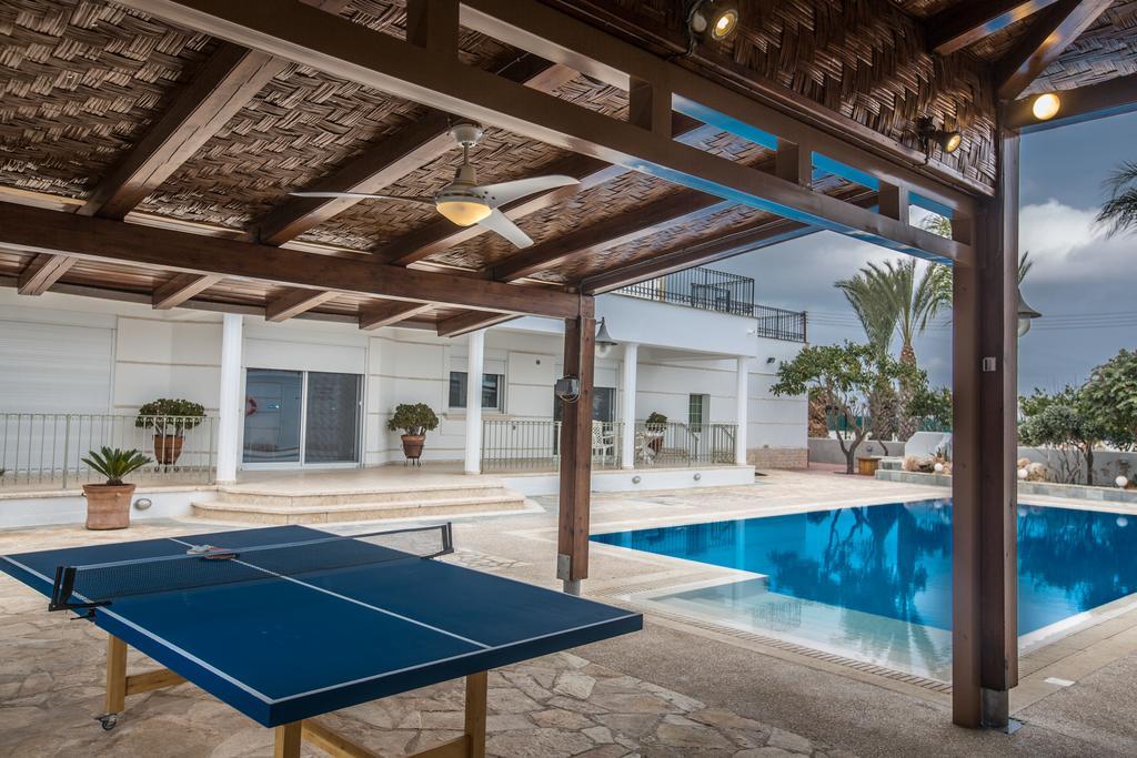 Papas Family Villa Паралімні Екстер'єр фото